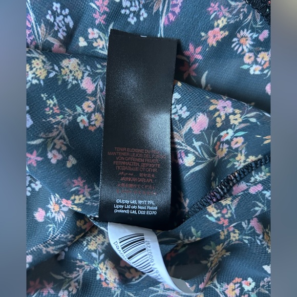 Lipsy London Sheer floral blouse - Picture 4 of 8